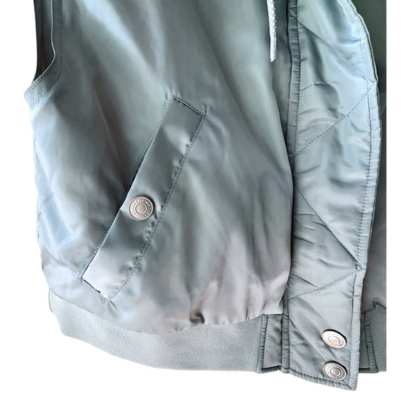 FREE PEOPLE | NWOT MAX UTILITY QUILTED HOODED PUFFER VEST GRAY & ORANGE | MEDIUM - Picture 6 of 11